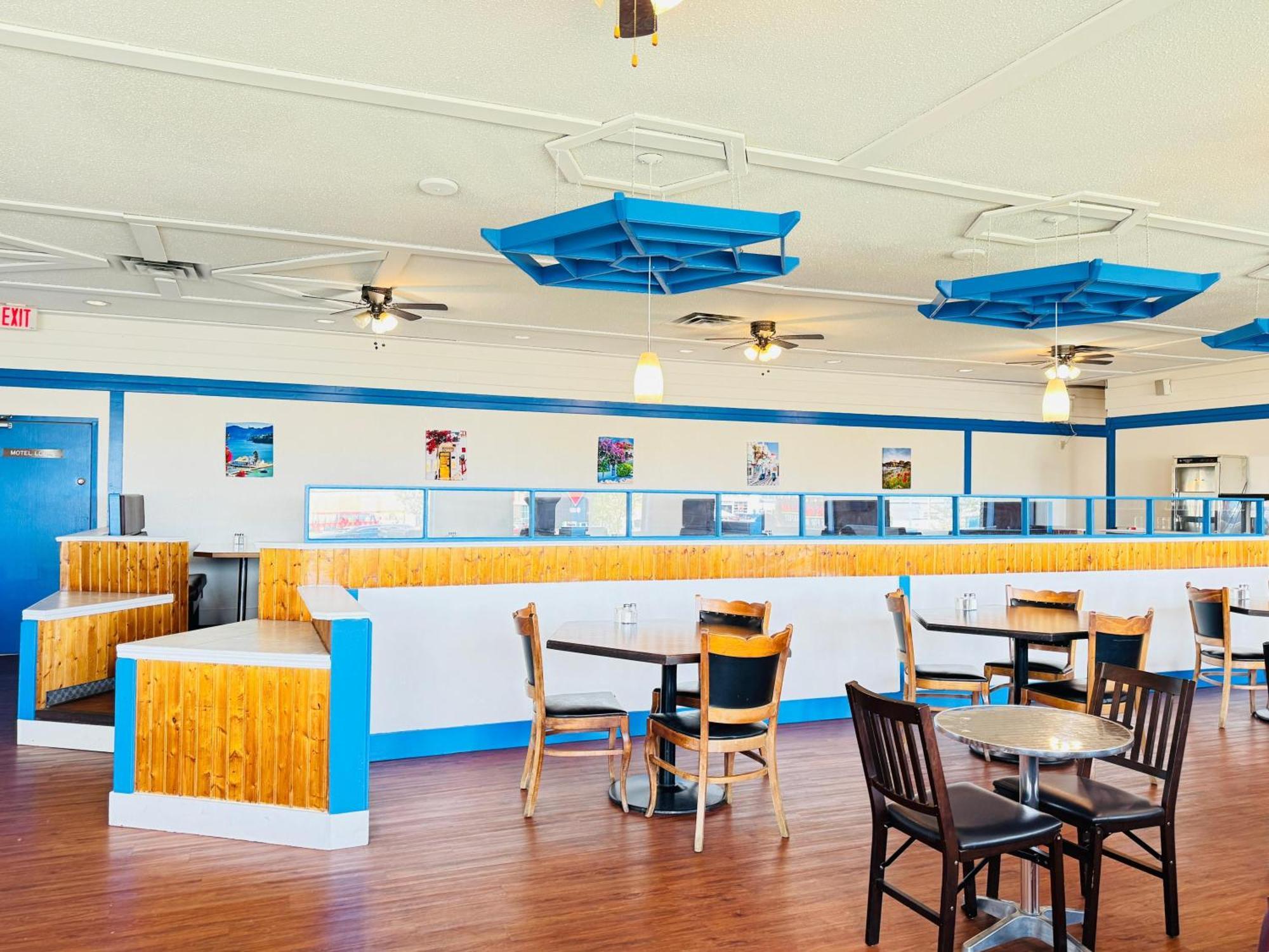 Airport Inn - Dawson Creek Exterior foto